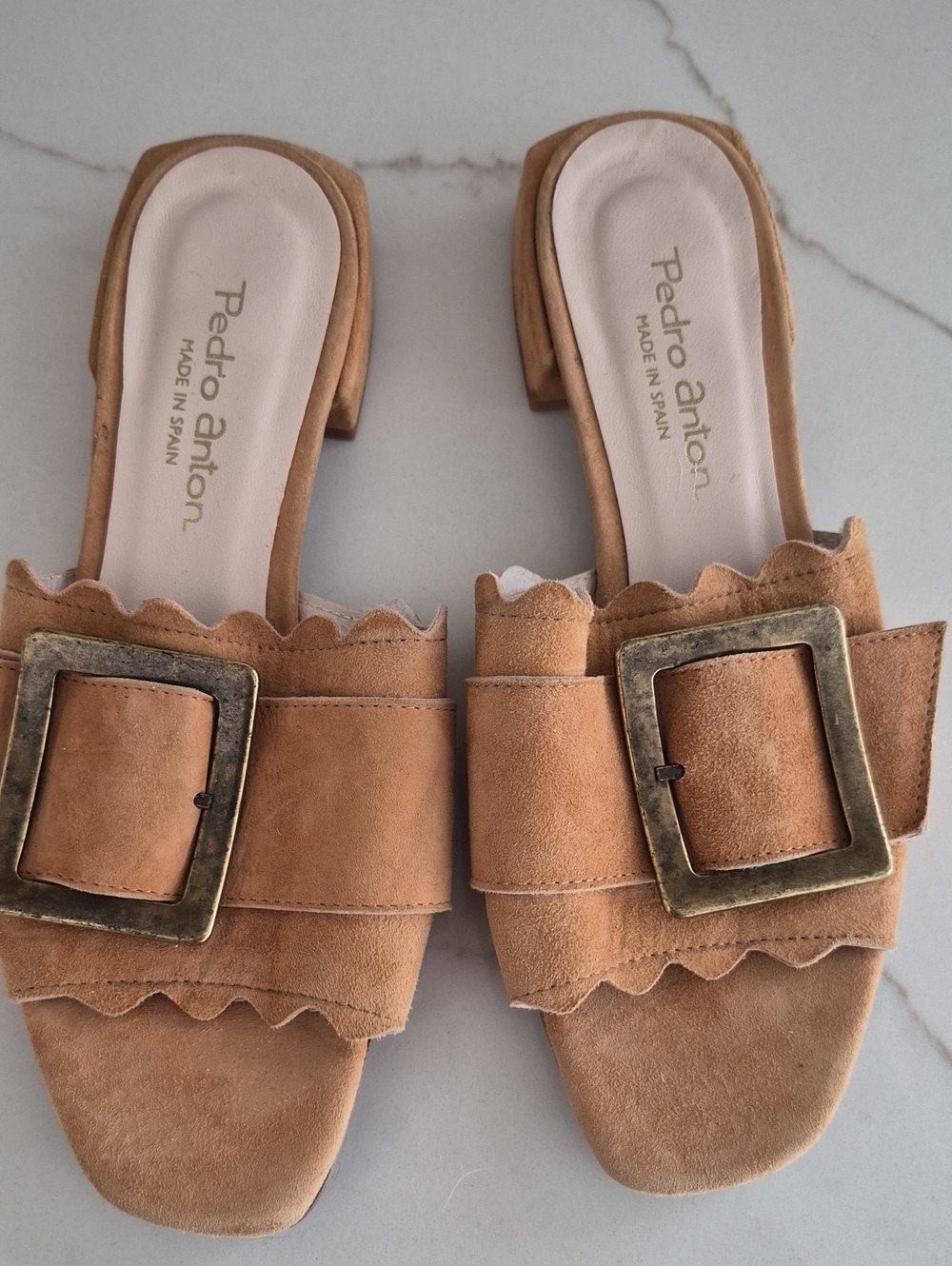 PEDRO ANTON NWT MADE IN SPAIN REAL LEATHER BUCKLE DETAILRD SLIDES